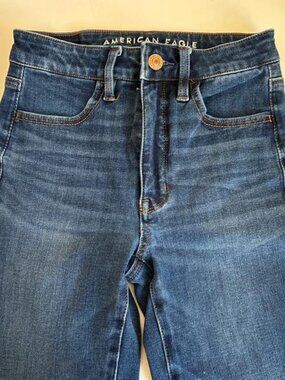 American Eagle Outfitters Women's Blue and Navy Jeans